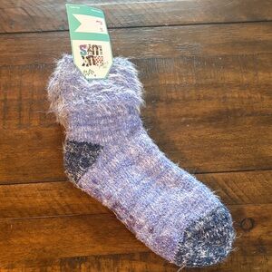Muk Luks Cozy Lavender Fuzzy Socks OS NWT